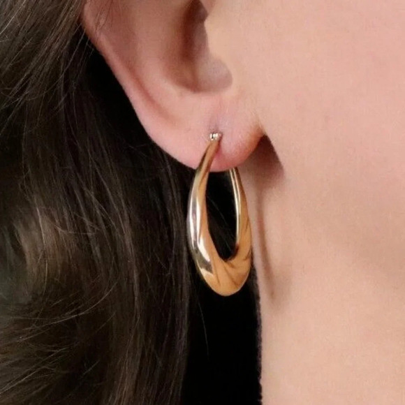 14k Yellow Gold Hollow Oval Hoop Earrings 1 1/2" Long Hoops - Picture 2 of 8